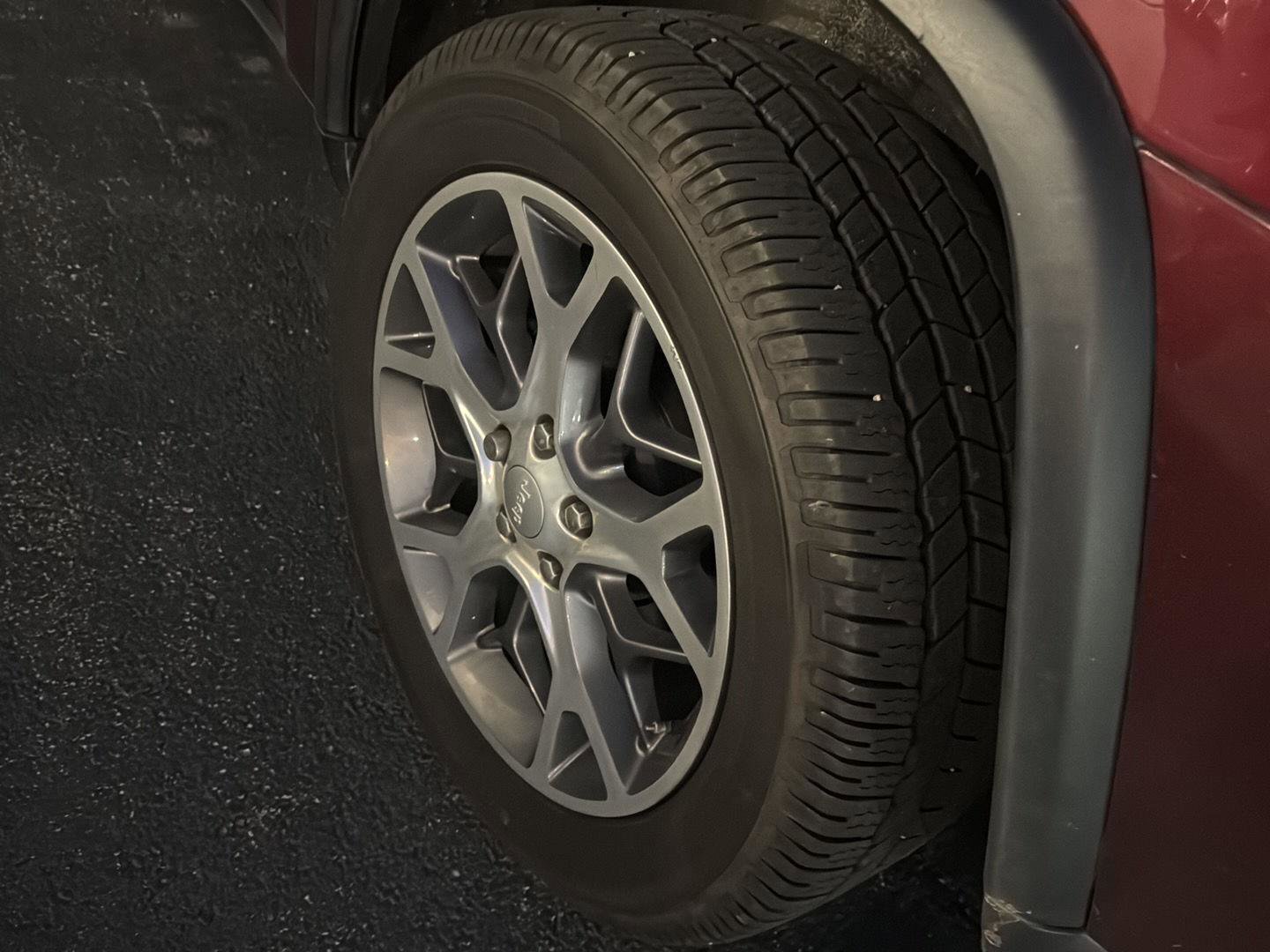 Used 2021 Jeep Grand Cherokee Limited w/ Sun & Sound Group image 8