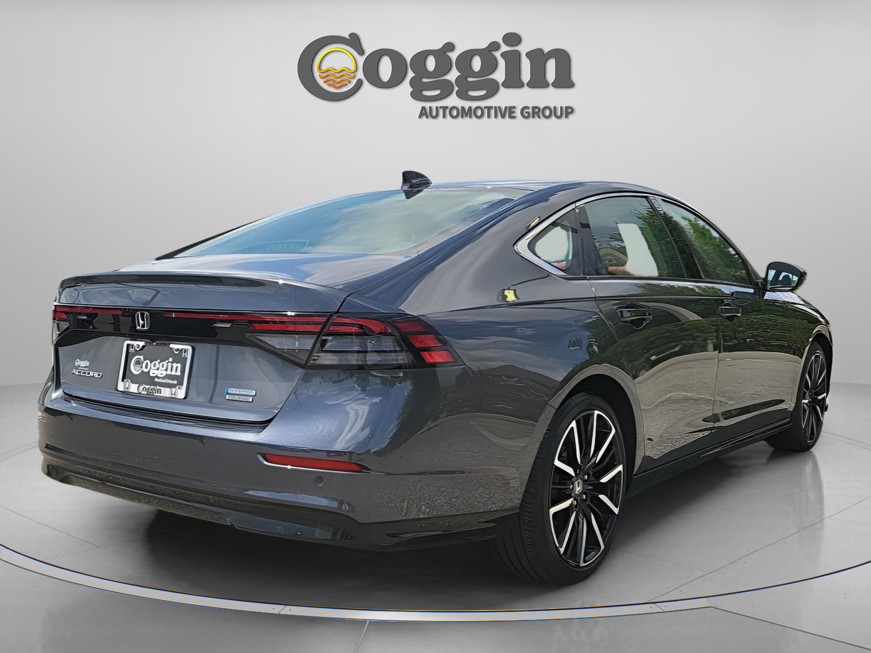 Used 2023 Honda Accord Touring image 6