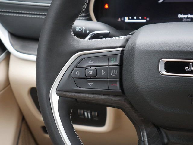 New 2025 Jeep Grand Cherokee Limited w/ Luxury Tech Group II image 19
