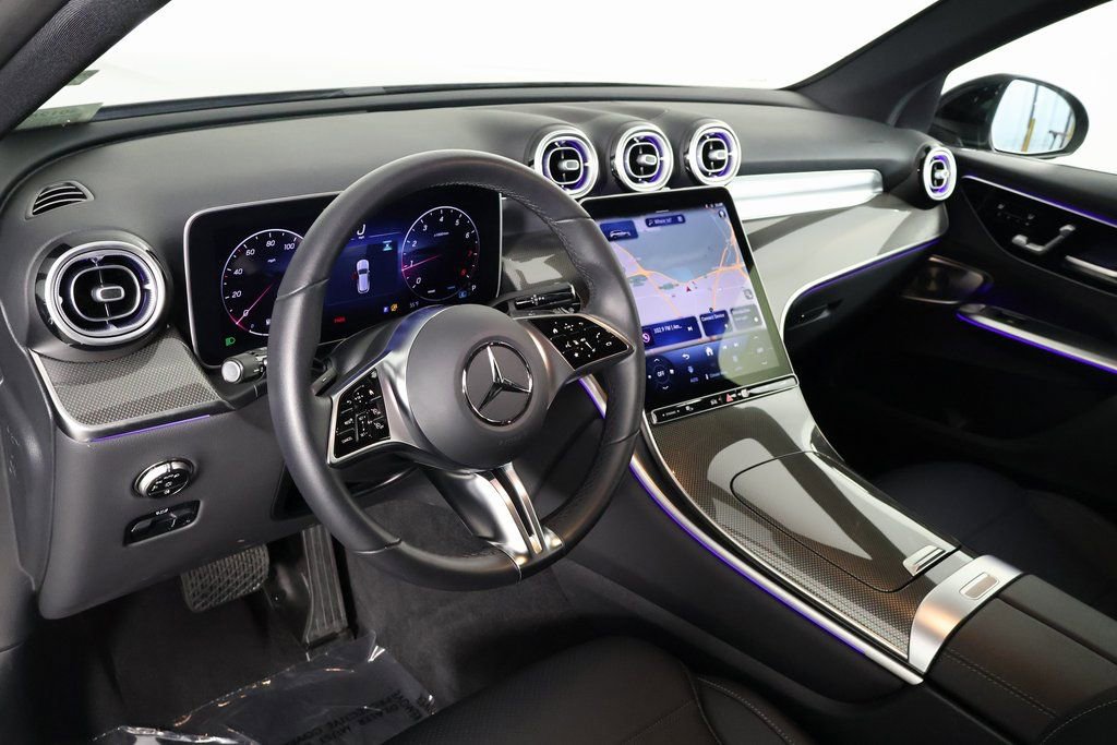 Certified 2025 Mercedes-Benz GLC 300 image 6