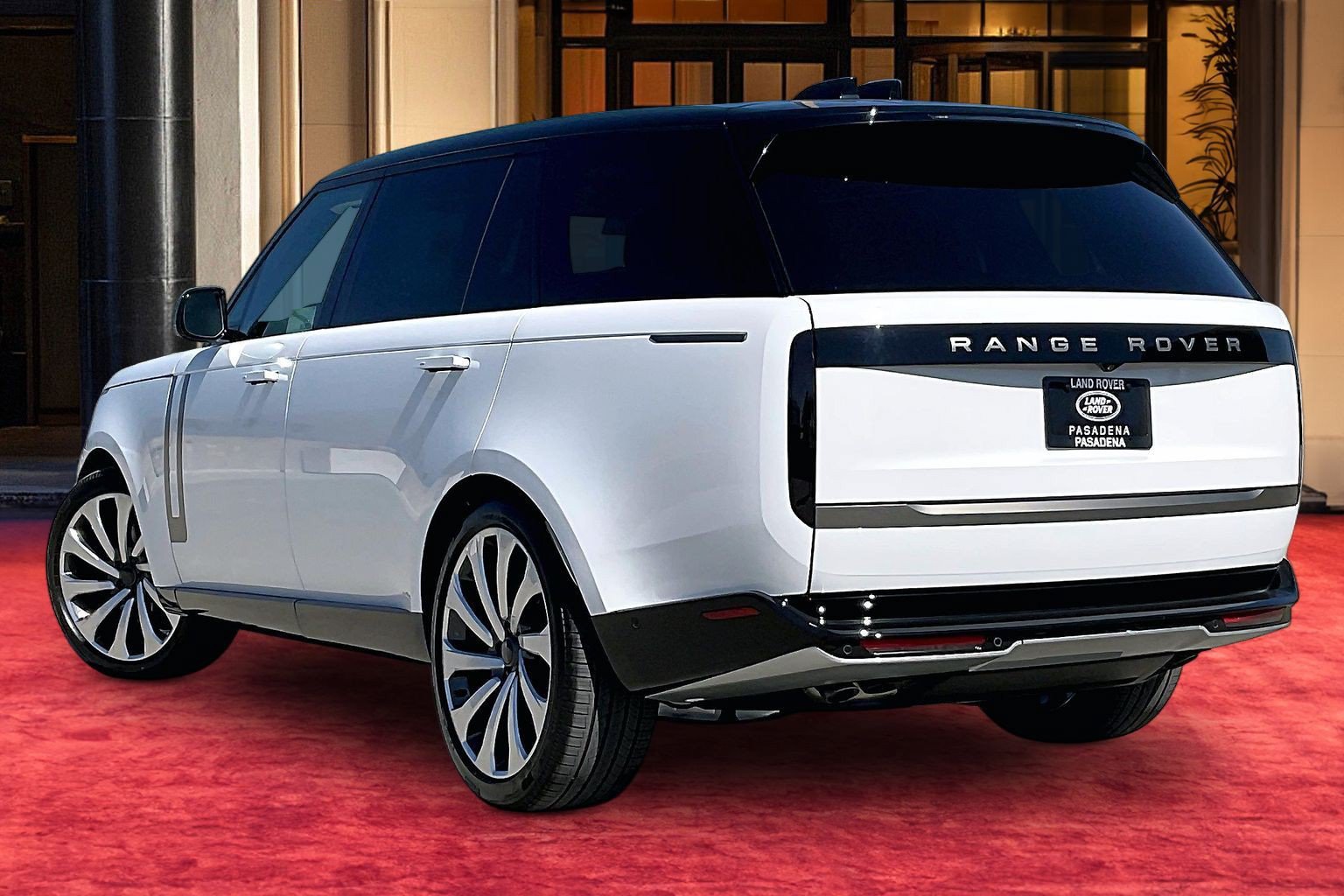 New 2026 Land Rover Range Rover Long Wheelbase SE AWD/4WD image 4