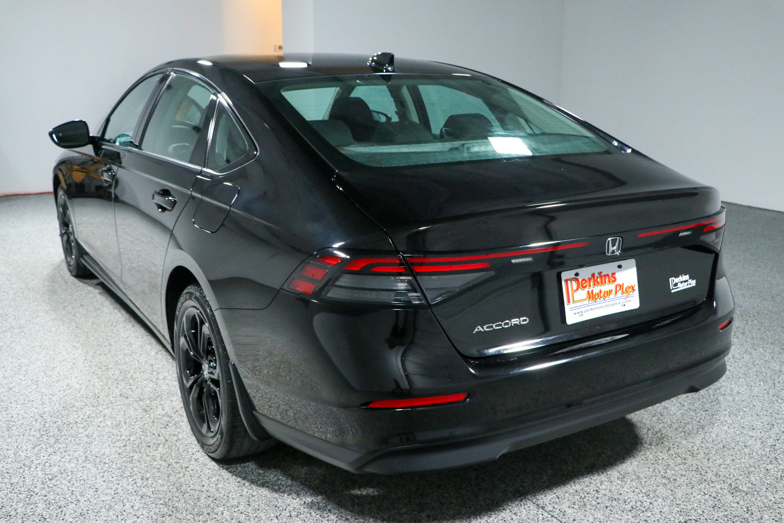 Used 2025 Honda Accord SE image 9