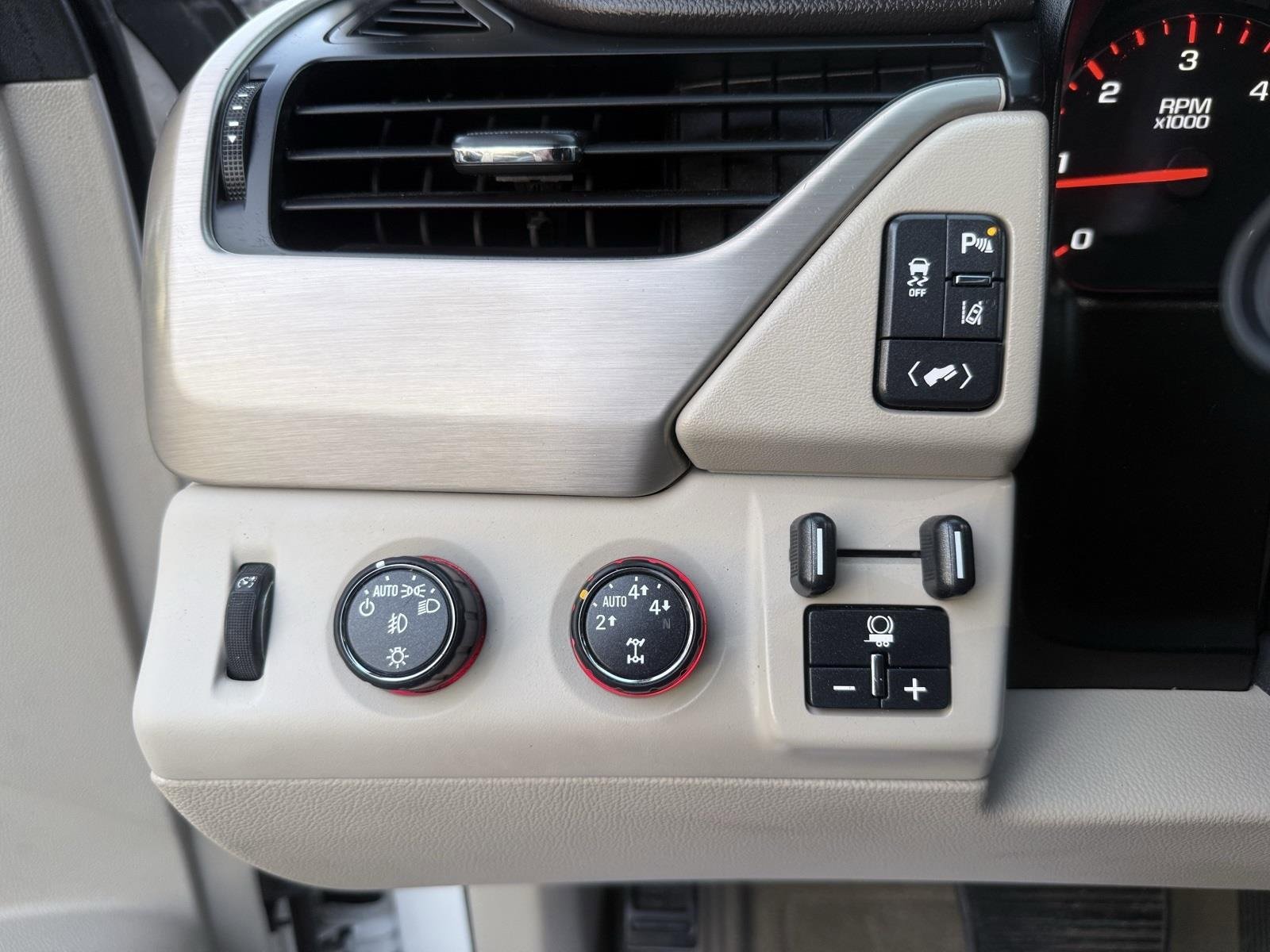 Used 2015 GMC Yukon Denali w/ Open Road Package image 36