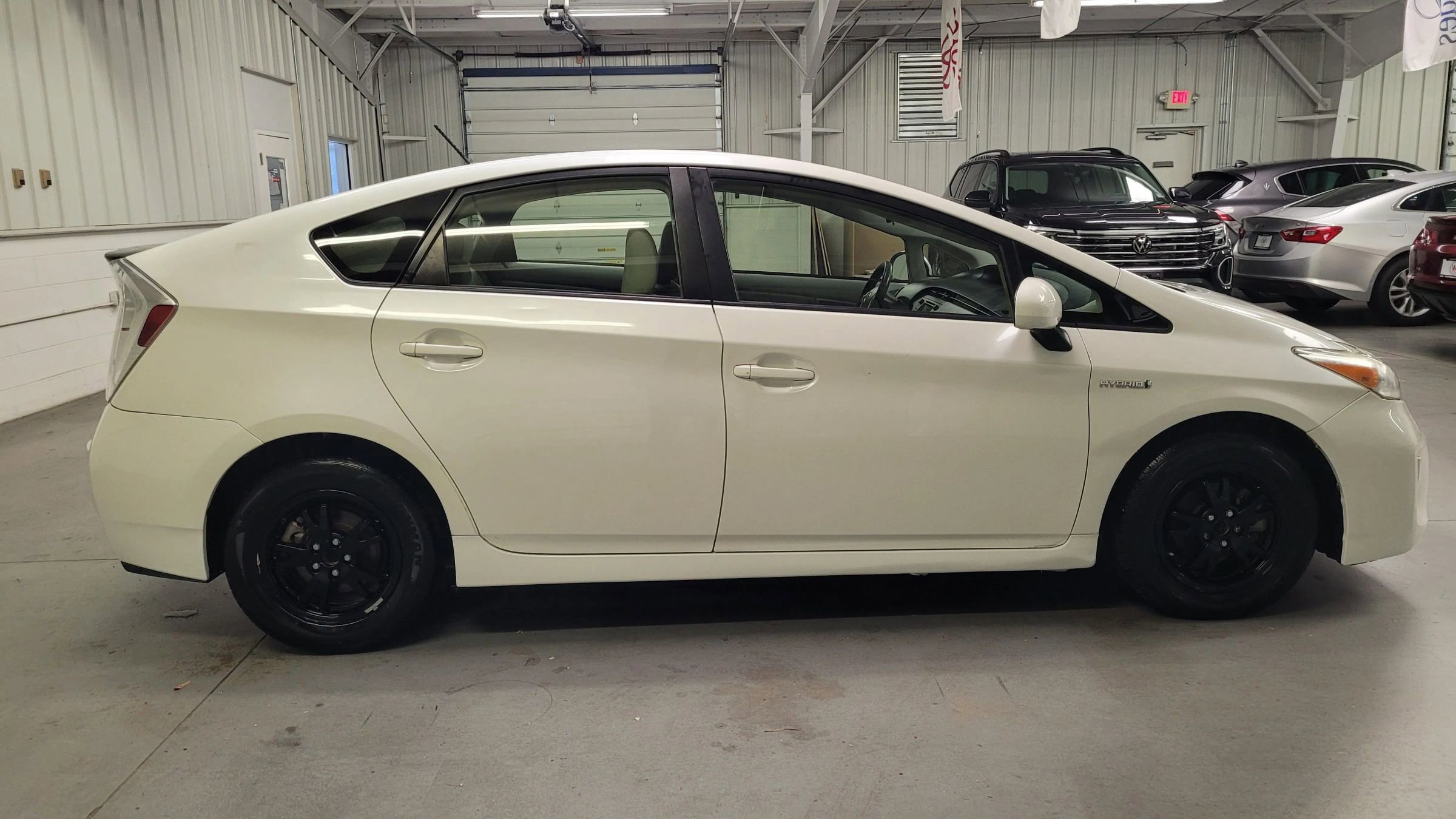 Used 2015 Toyota Prius Two image 9