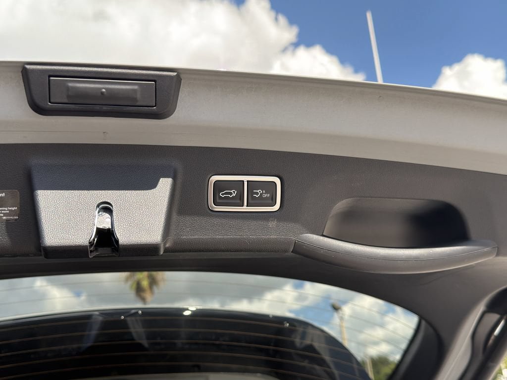 Certified 2025 Kia Sorento SX Prestige AWD/4WD image 15