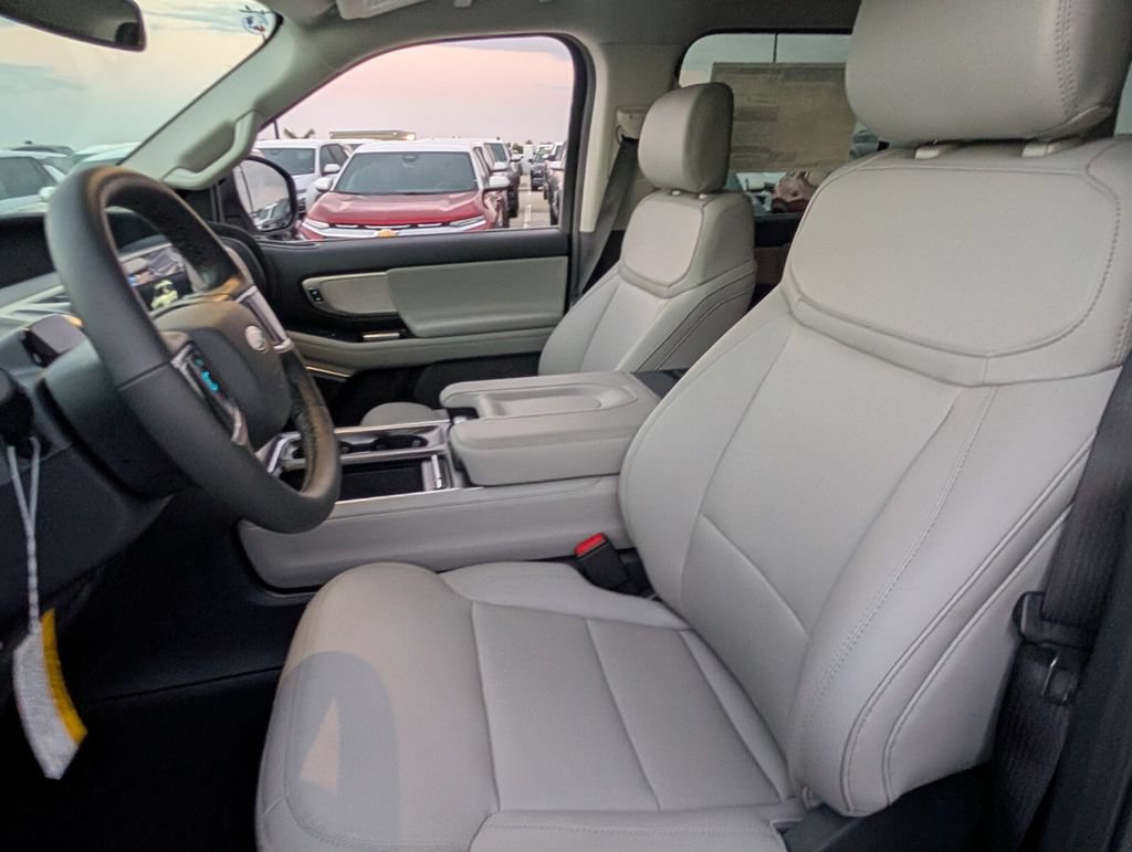 New 2026 Ford Expedition Active RWD image 5