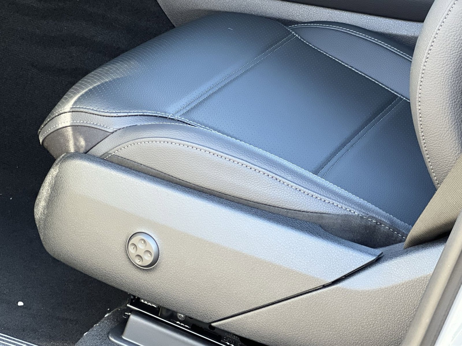 New 2026 Mercedes-Benz GLC 300 4MATIC image 12