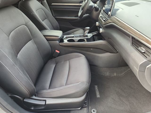 Used 2023 Nissan Altima 2.5 SV FWD image 25