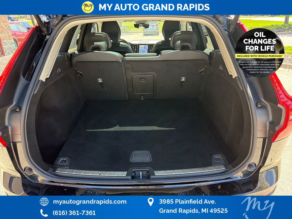 Used 2023 Volvo XC60 B5 Core AWD/4WD image 28