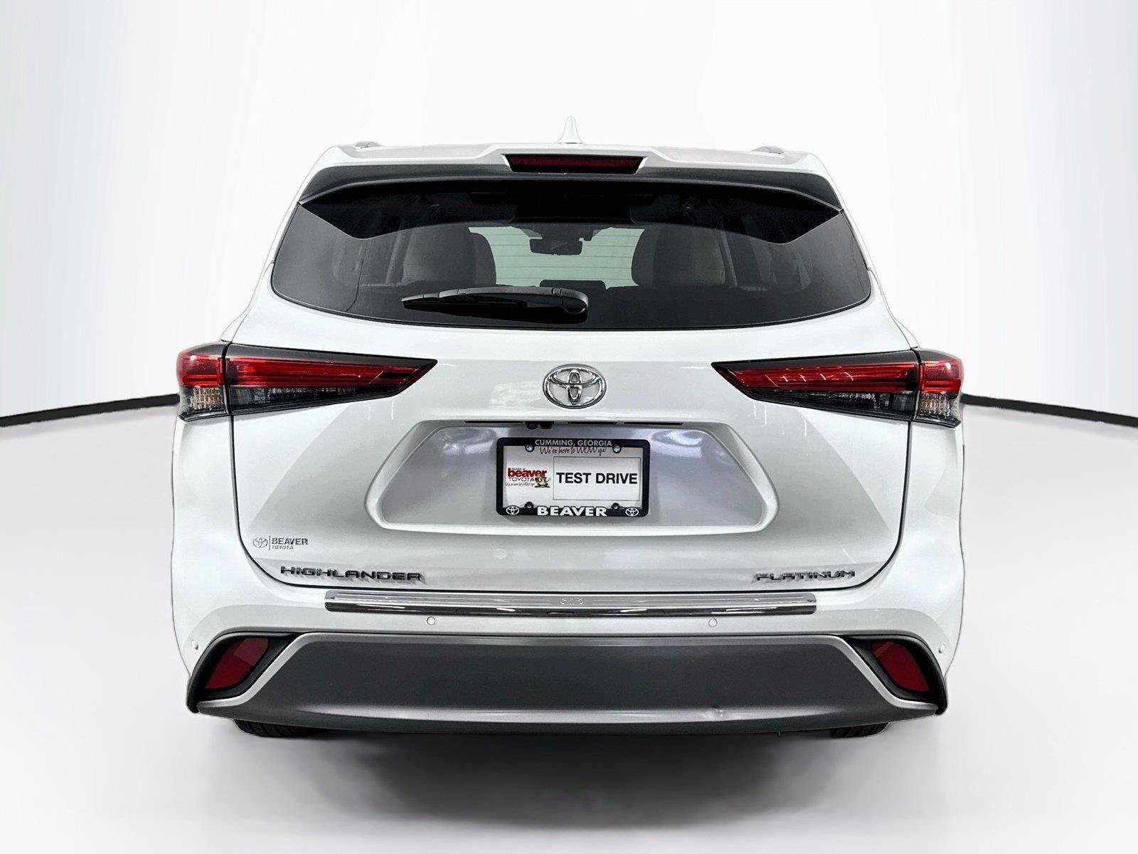 Used 2023 Toyota Highlander Platinum FWD image 13