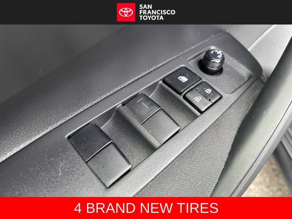 Certified 2021 Toyota Corolla LE w/ Carpet Mat Package (TMS) FWD image 31