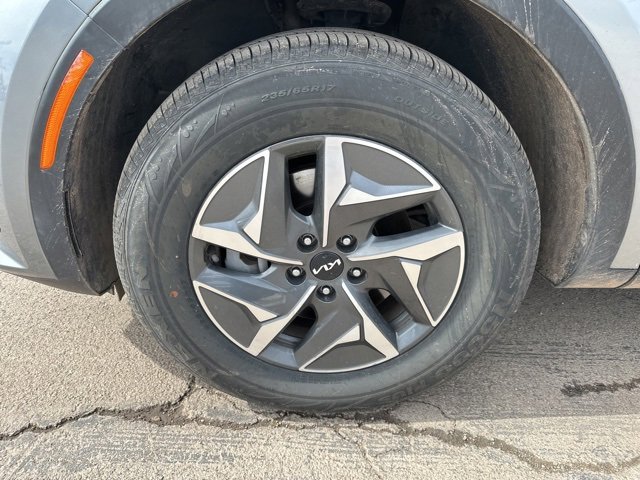 Certified 2022 Kia Sorento S image 2