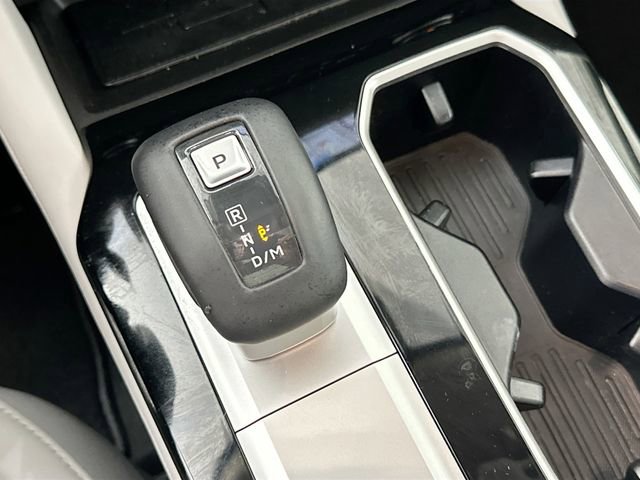 Used 2025 Mitsubishi Outlander SEL image 16