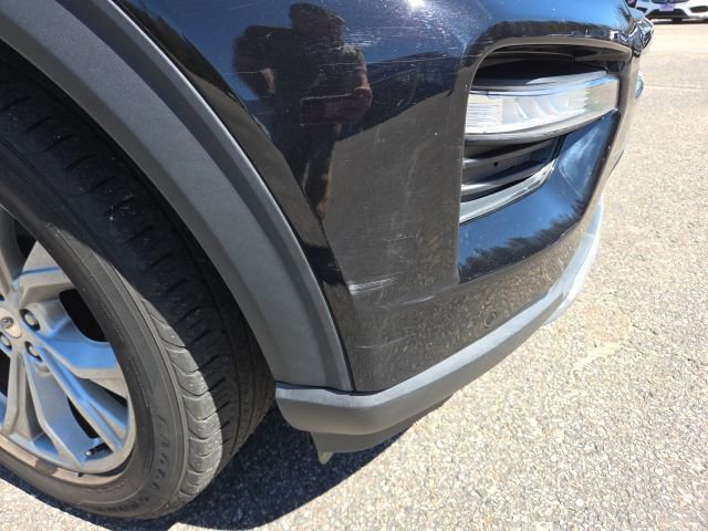 Used 2021 Ford Explorer Limited w/ Equipment Group 301A AWD/4WD image 26