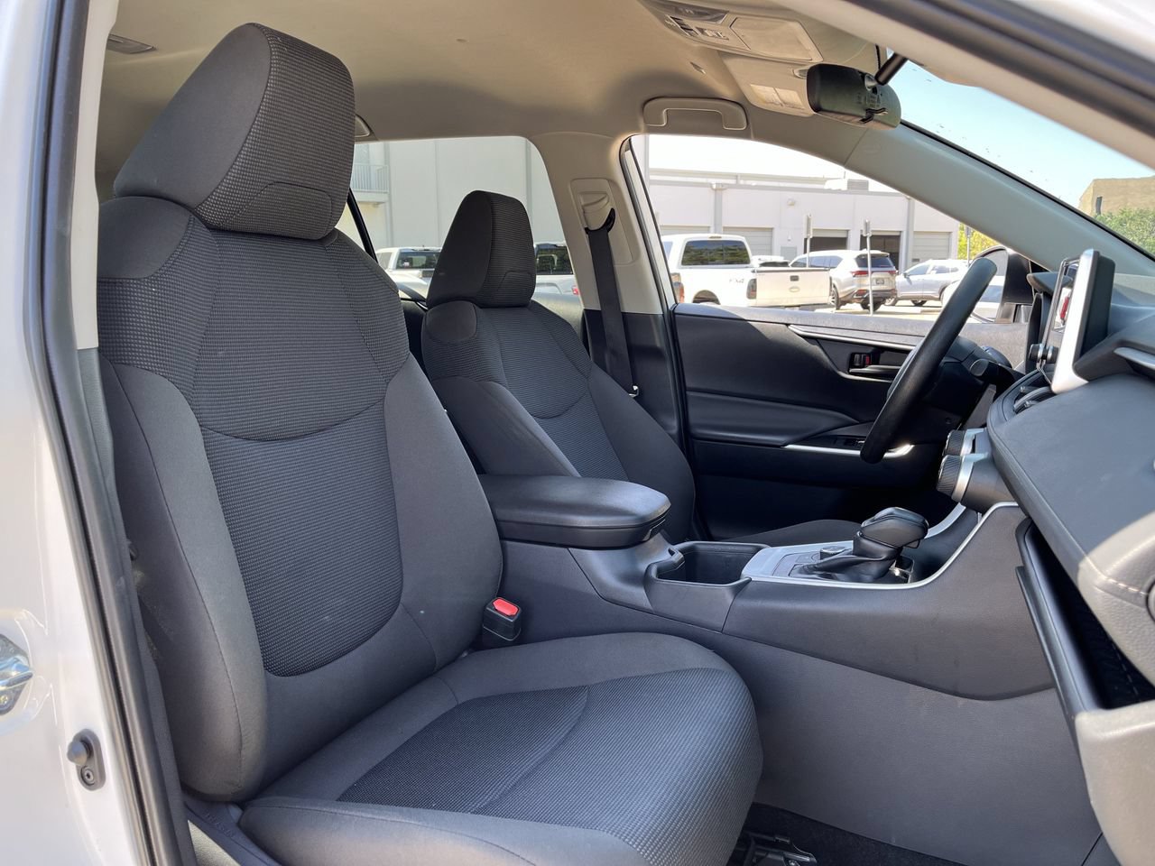Used 2025 Toyota RAV4 LE AWD/4WD image 25