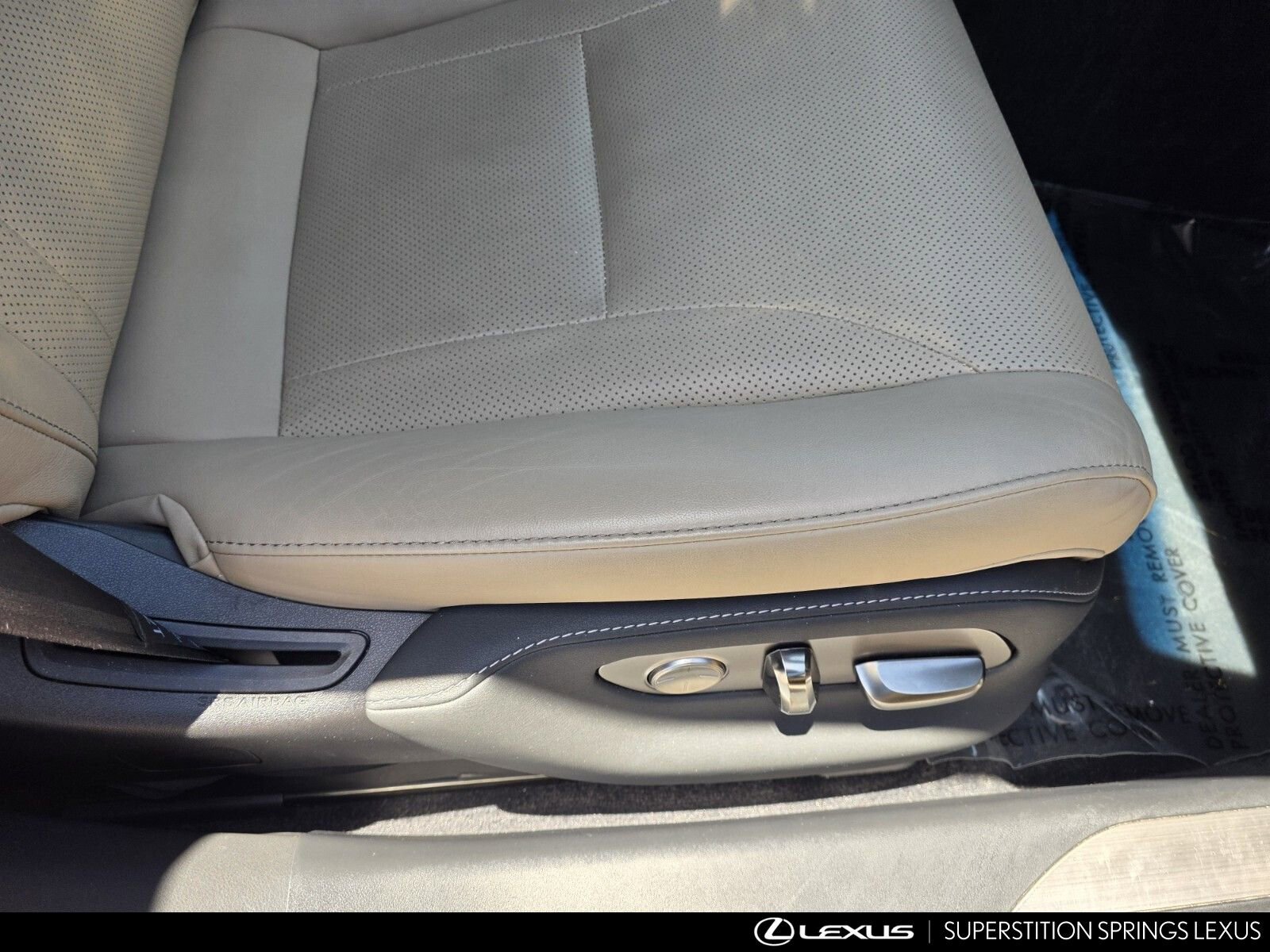 Used 2023 Lexus LS 500 w/ Accessory Package (Z1) RWD image 31