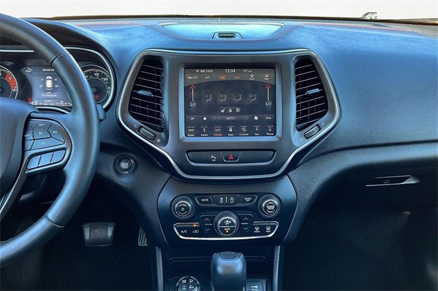 Used 2019 Jeep Cherokee Trailhawk image 6