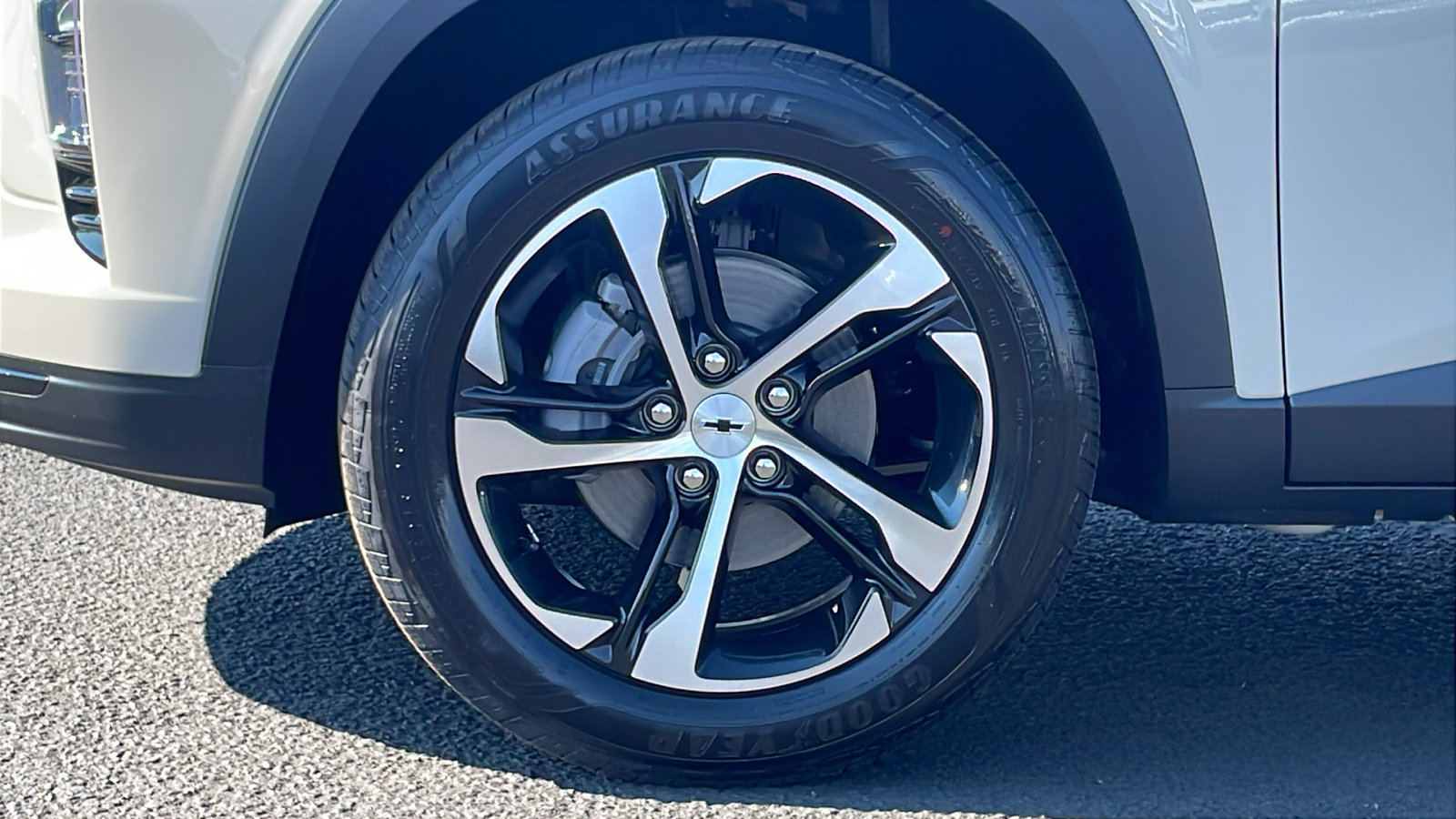 New 2026 Chevrolet Trax RS w/ Sunroof Package FWD image 10