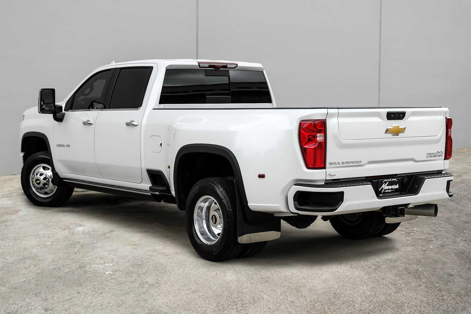 Used 2022 Chevrolet Silverado 3500 High Country AWD/4WD image 11