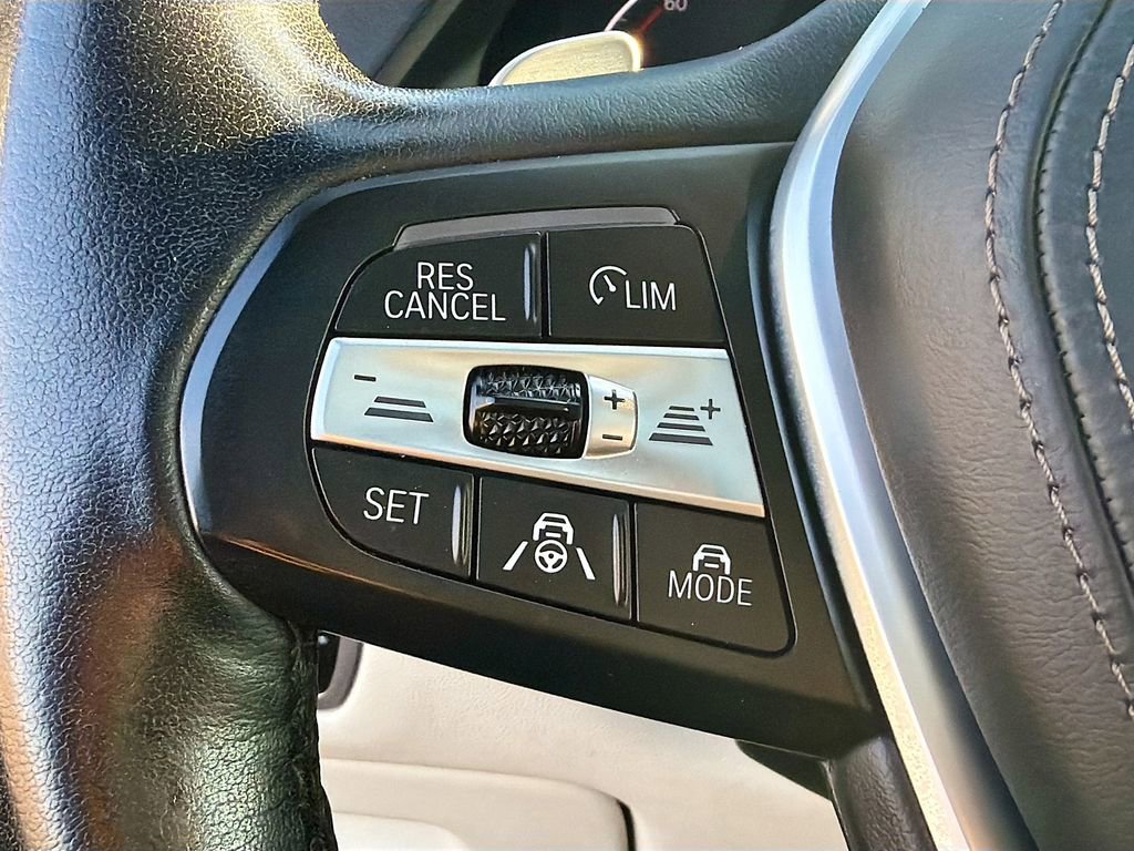 Used 2022 BMW X6 xDrive40i w/ Executive Package AWD/4WD image 34