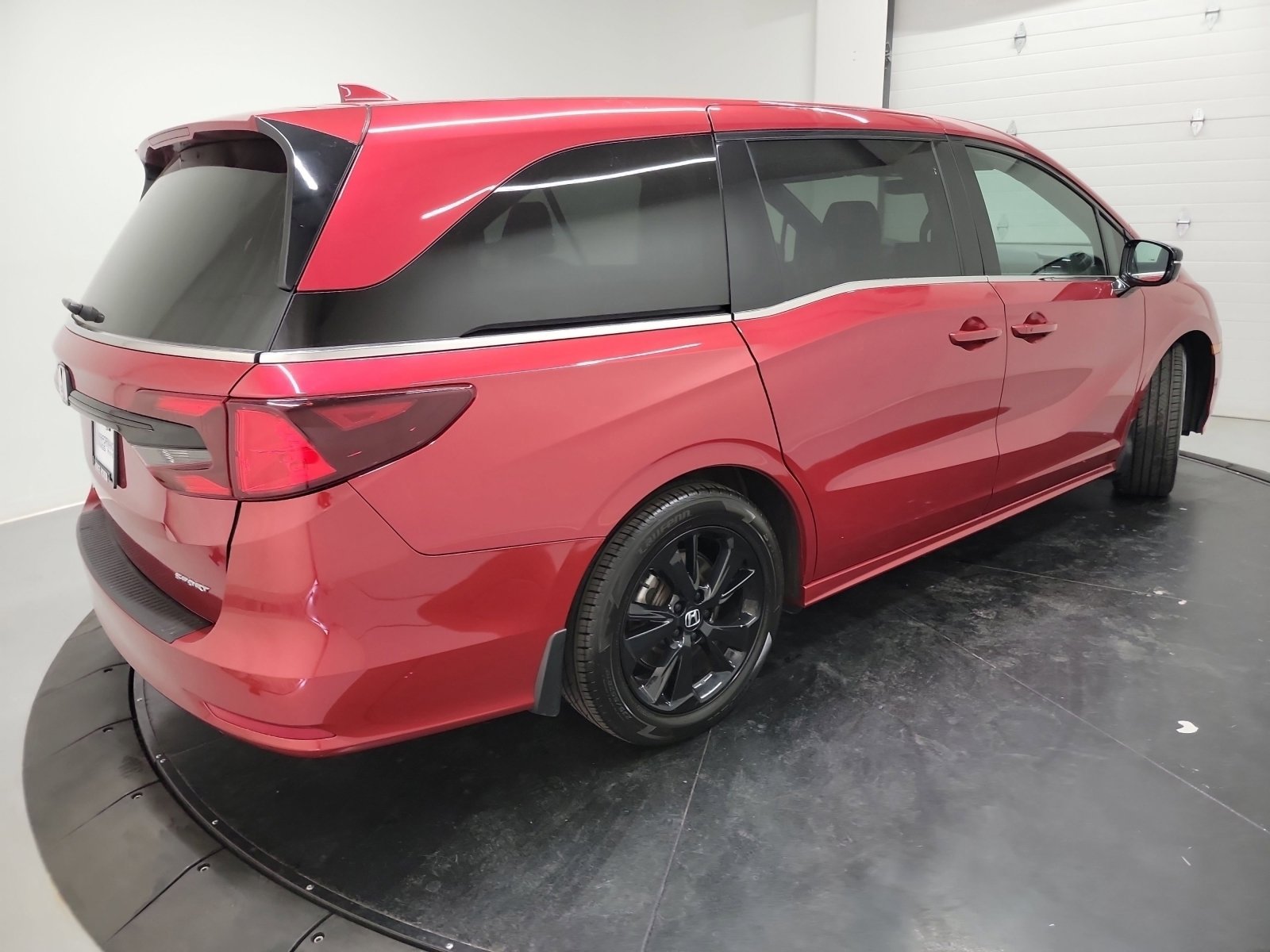 Certified 2023 Honda Odyssey Sport image 9