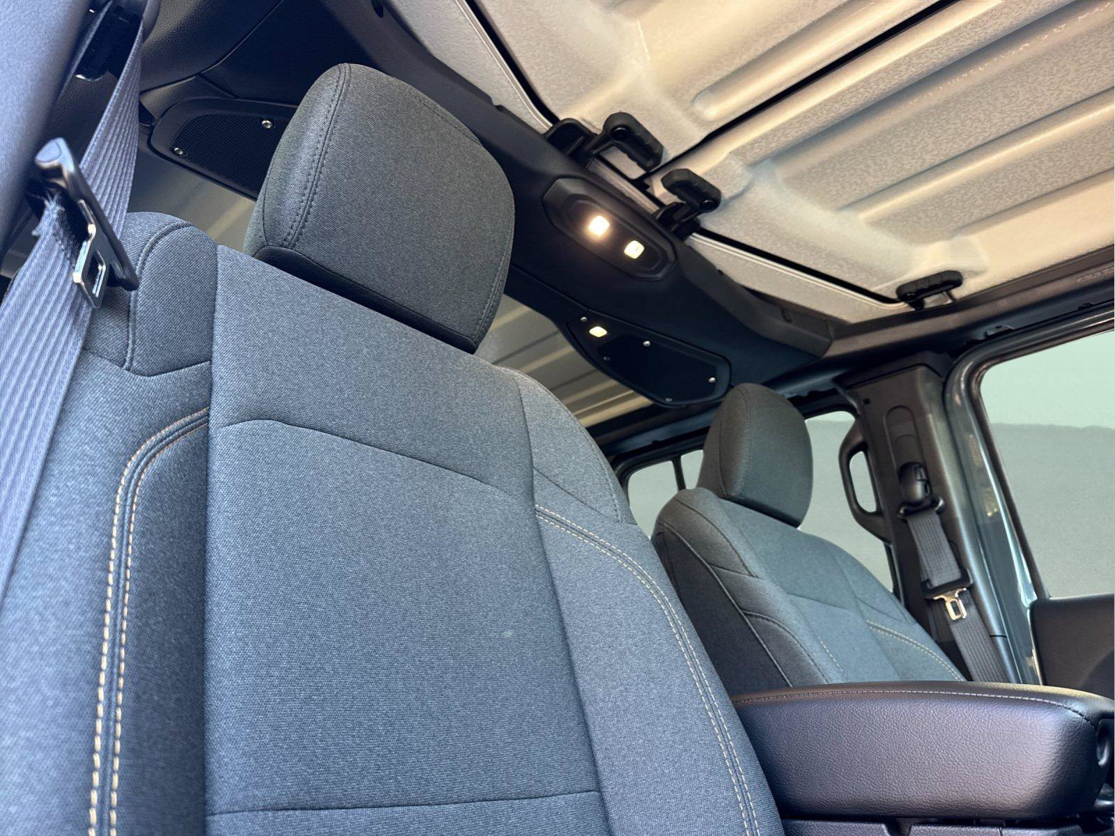 New 2026 Jeep Gladiator Sport AWD/4WD image 16
