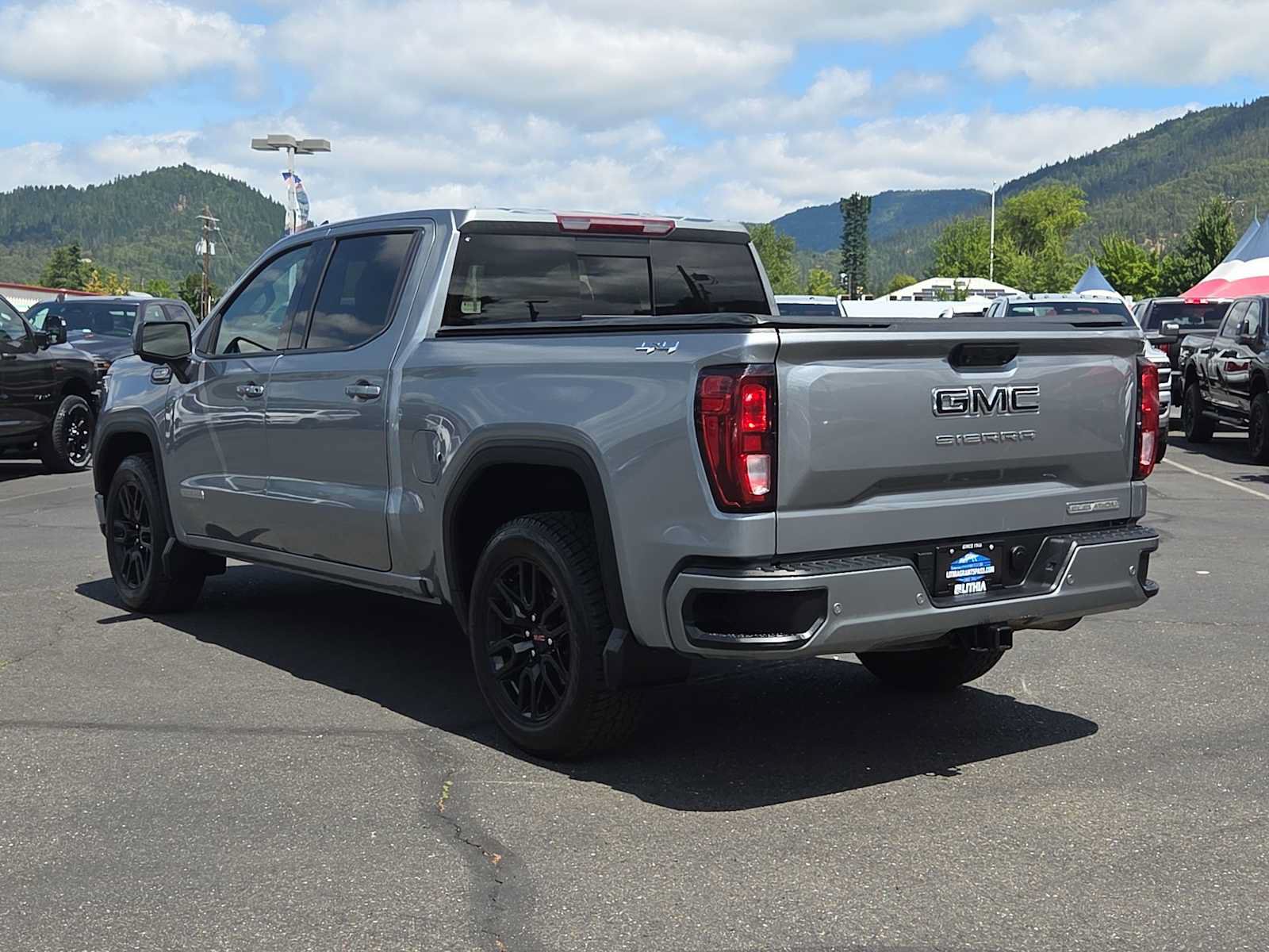 Used 2023 GMC Sierra 1500 Elevation w/ Elevation Premium Package AWD/4WD image 12