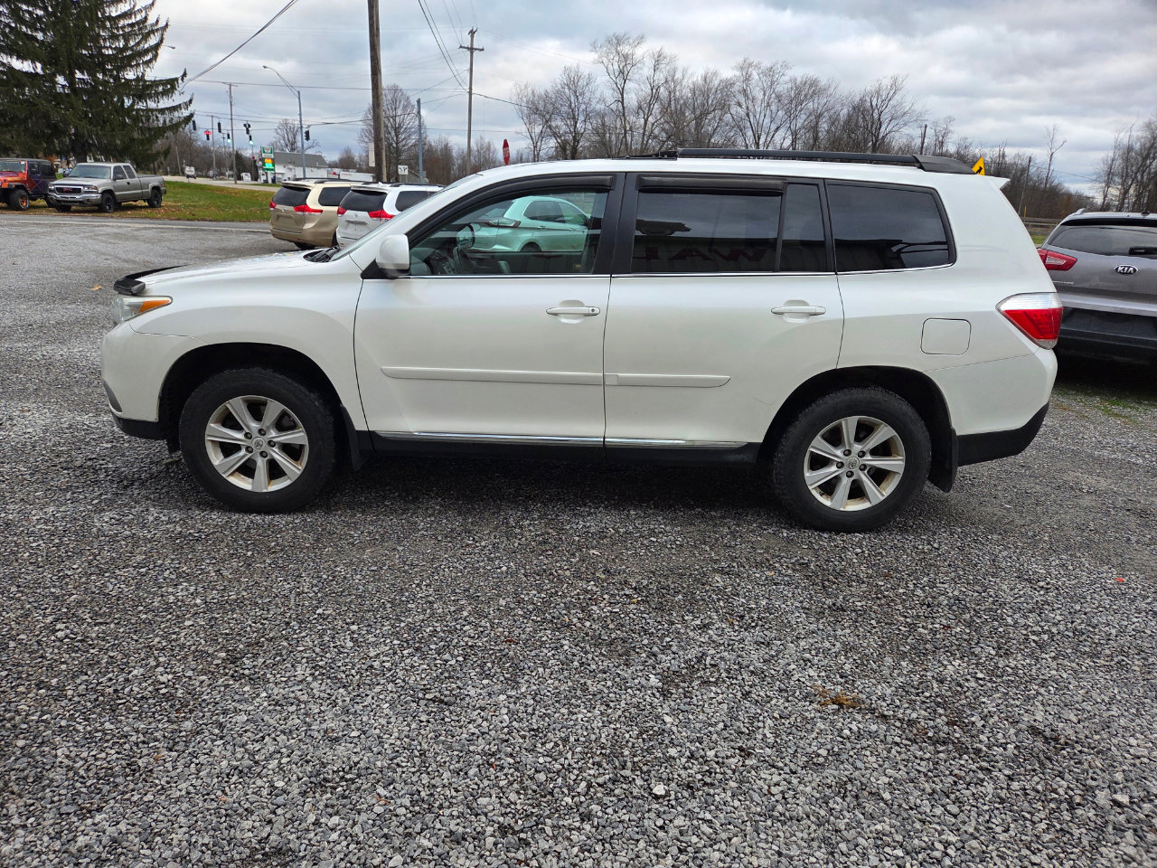 Used 2013 Toyota Highlander SE image 3