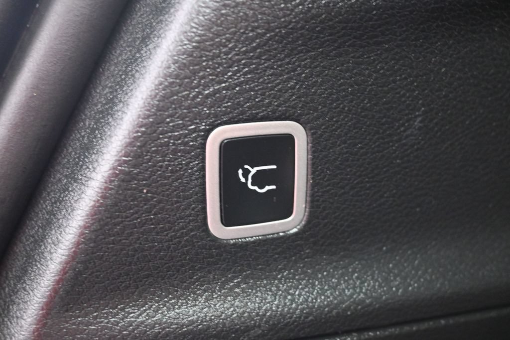 Used 2025 Chrysler Pacifica Select FWD image 14
