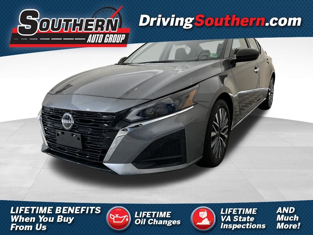 Used 2024 Nissan Altima 2.5 SV image 1