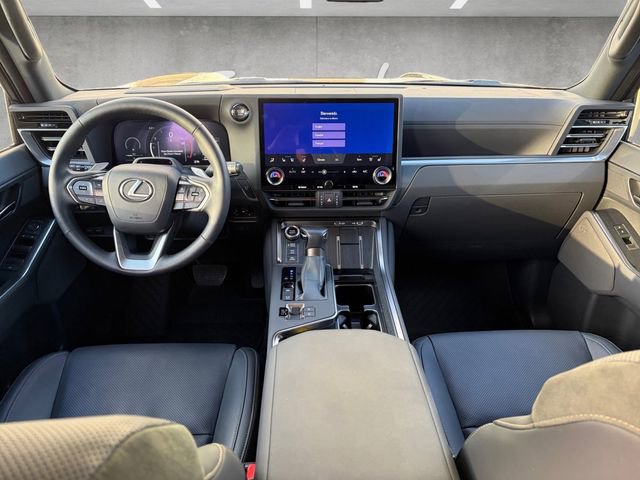 Used 2025 Lexus GX 550 w/ Accessory Package (32) image 20