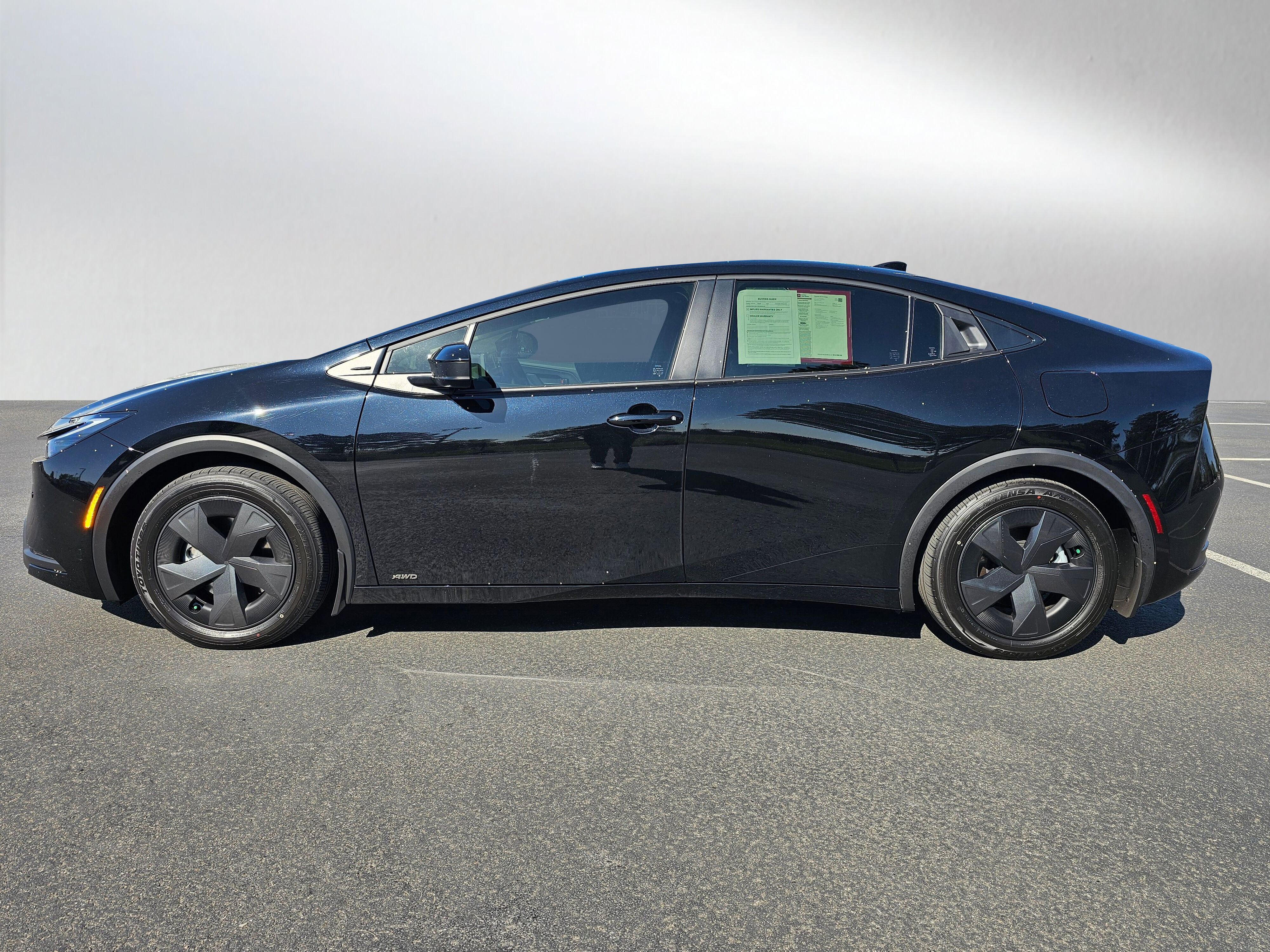 Used 2024 Toyota Prius LE image 31