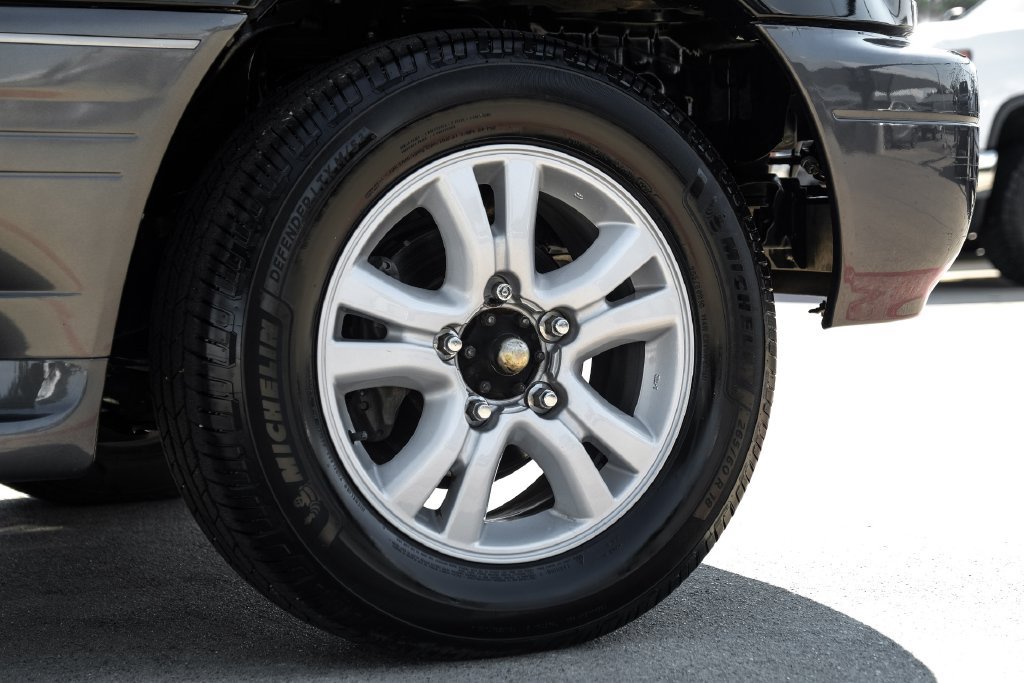 Used 2005 Lexus LX 470 4WD image 68