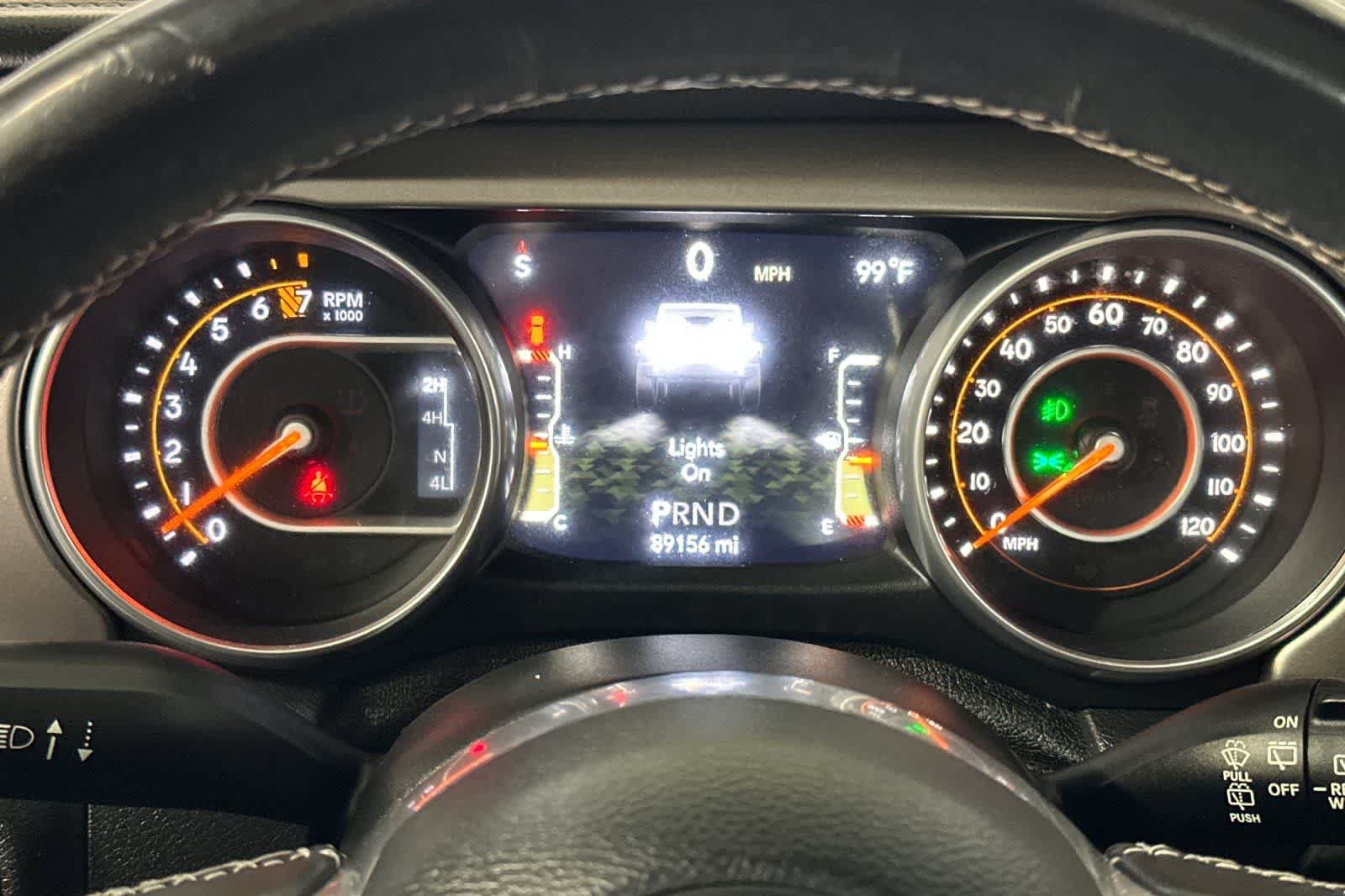 Used 2018 Jeep Wrangler Unlimited Sahara AWD/4WD image 32