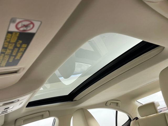 Used 2016 Lexus ES 350 w/ Premium Package w/Wood Trim image 16