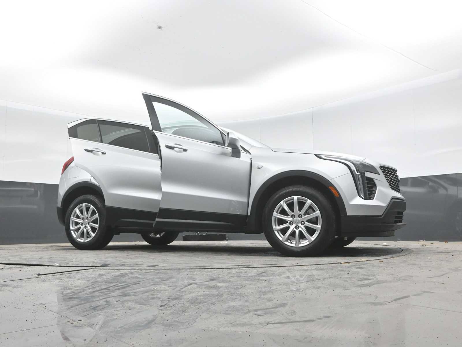 Used 2019 Cadillac XT4 Luxury w/ Cold Weather Package AWD/4WD image 54