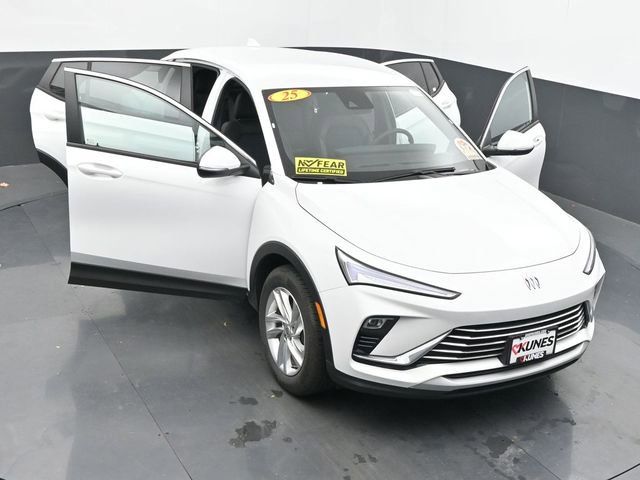 Used 2025 Buick Envista Preferred image 59