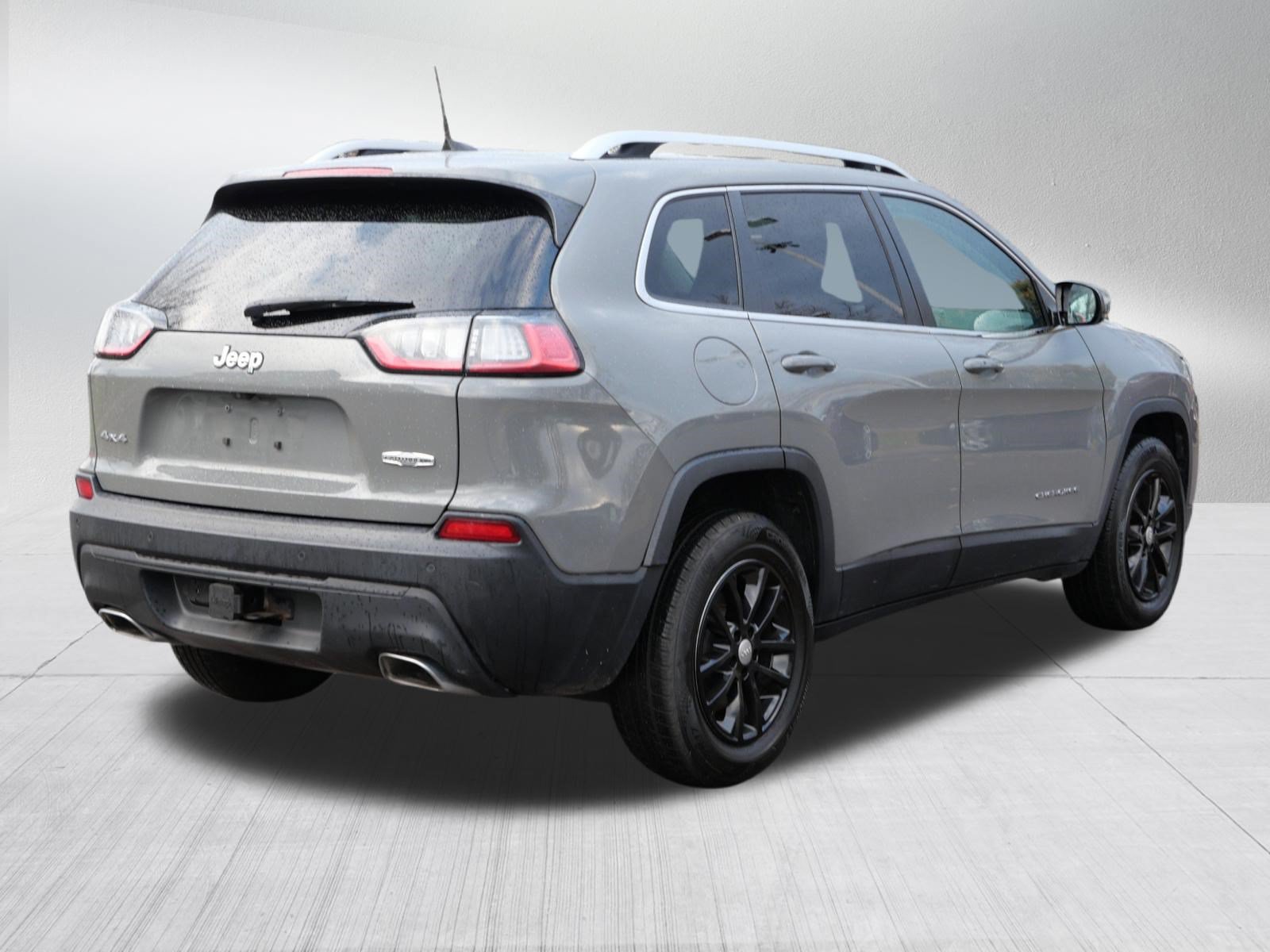 Used 2020 Jeep Cherokee Latitude Plus w/ Cold Weather Group AWD/4WD image 6