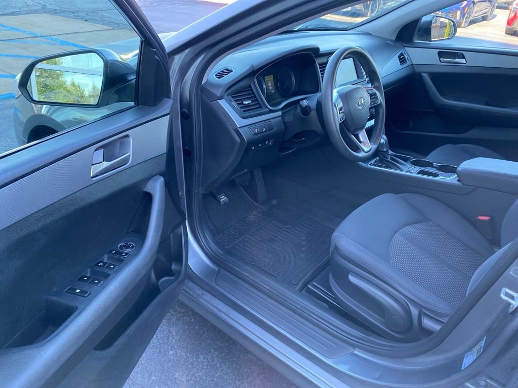 Used 2019 Hyundai Sonata SE FWD image 14