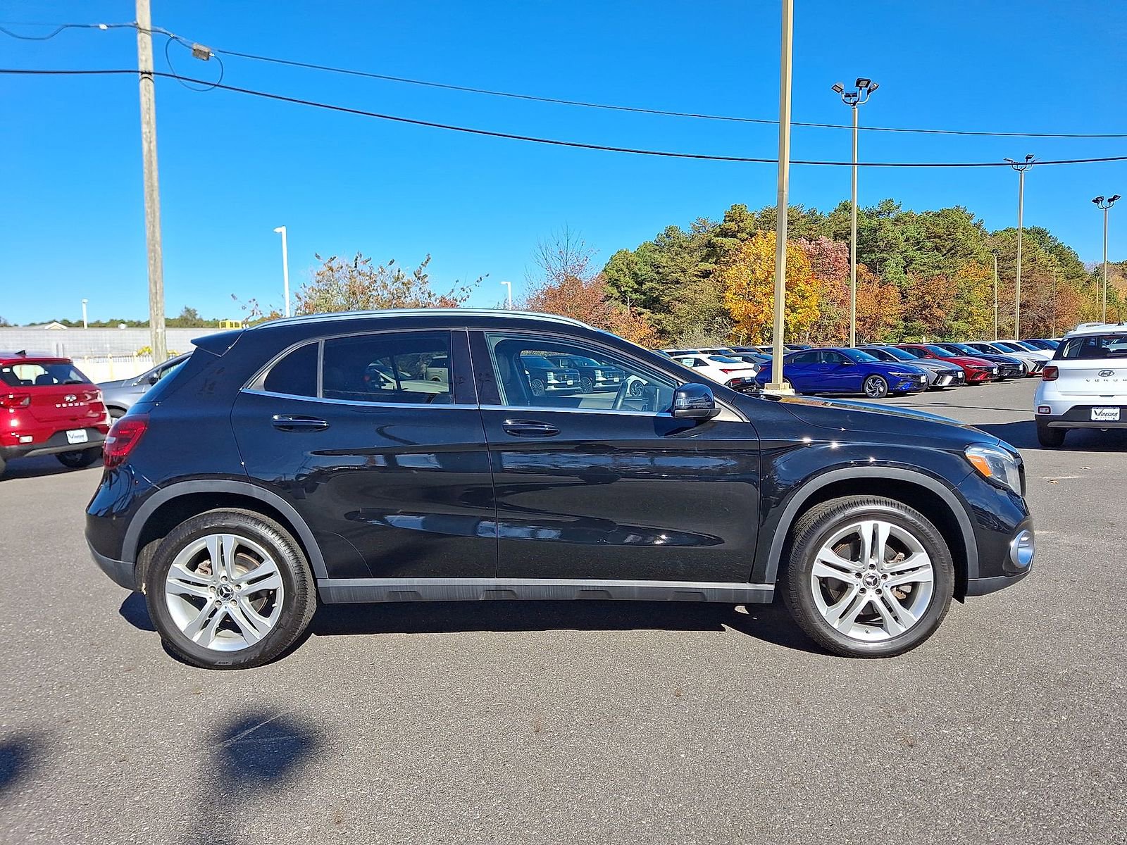 Used 2020 Mercedes-Benz GLA 250 4MATIC w/ Premium Package image 32
