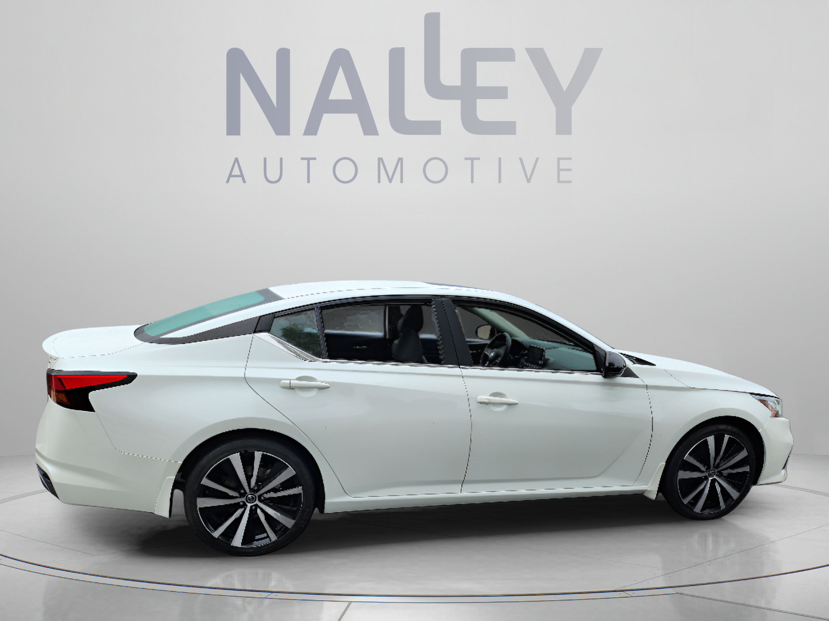 Used 2021 Nissan Altima 2.5 SR w/ SR Premium Package FWD image 6