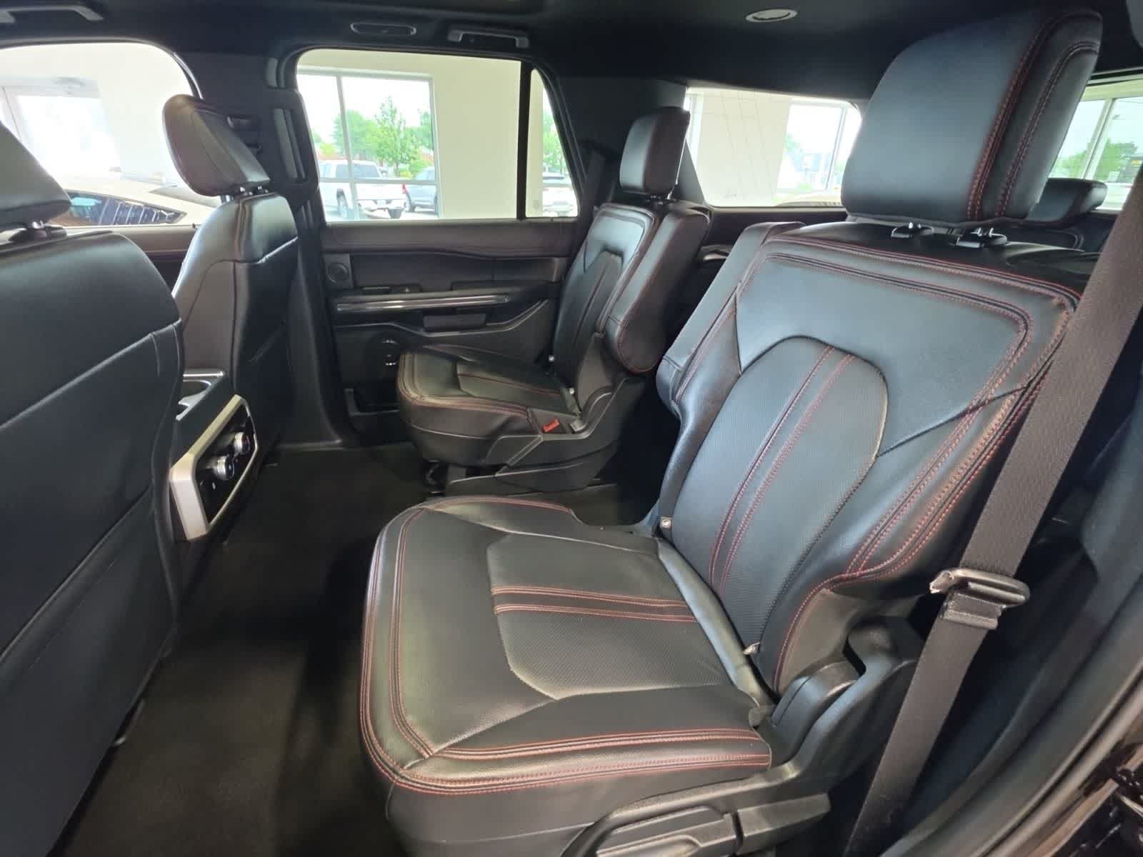 Used 2023 Ford Expedition Limited AWD/4WD image 34