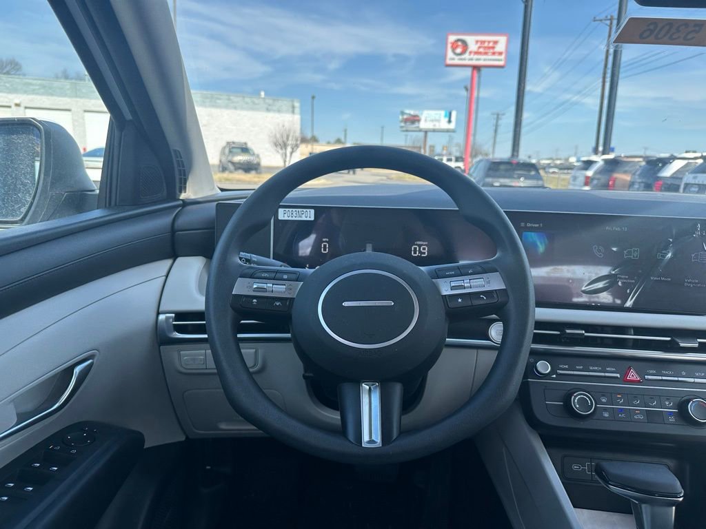 Used 2025 Hyundai Tucson SE image 9