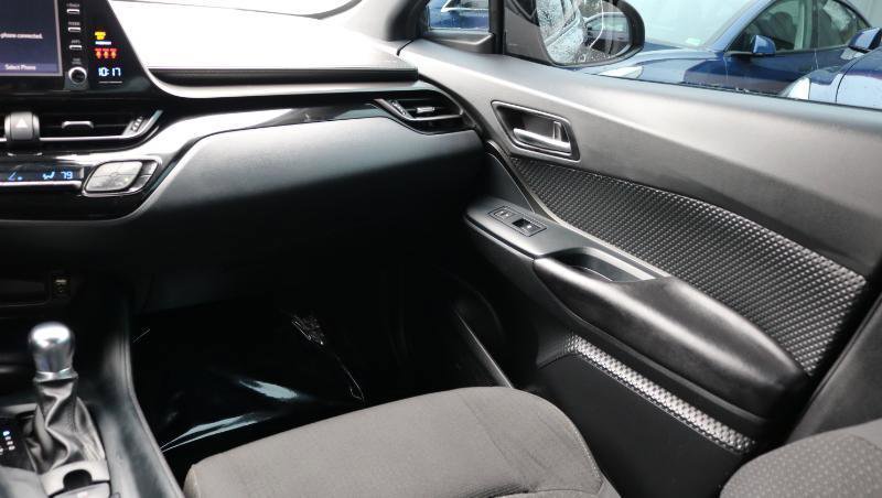Used 2019 Toyota C-HR LE image 11