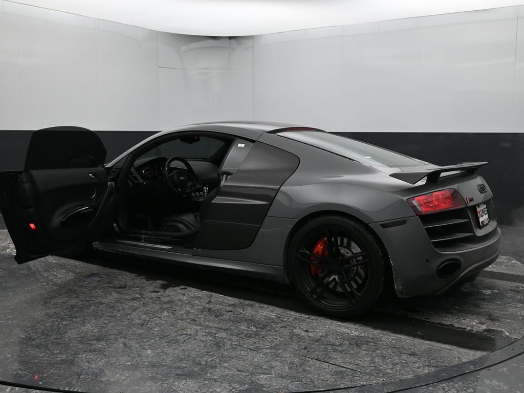 Used 2010 Audi R8 V10 image 17