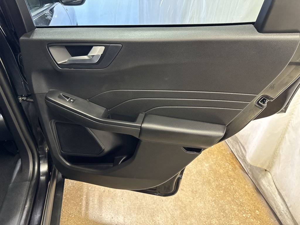 Used 2023 Ford Escape ST-Line w/ Tech Pack #1 FWD image 25