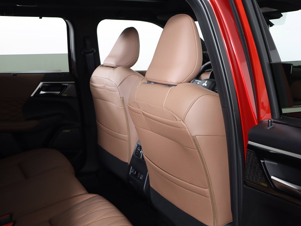 New 2025 Mitsubishi Outlander SEL image 35