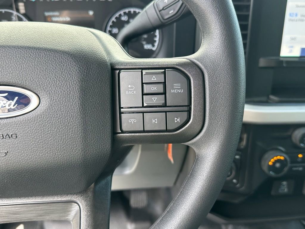 New 2025 Ford F550 4x4 Supercab Super Duty image 17
