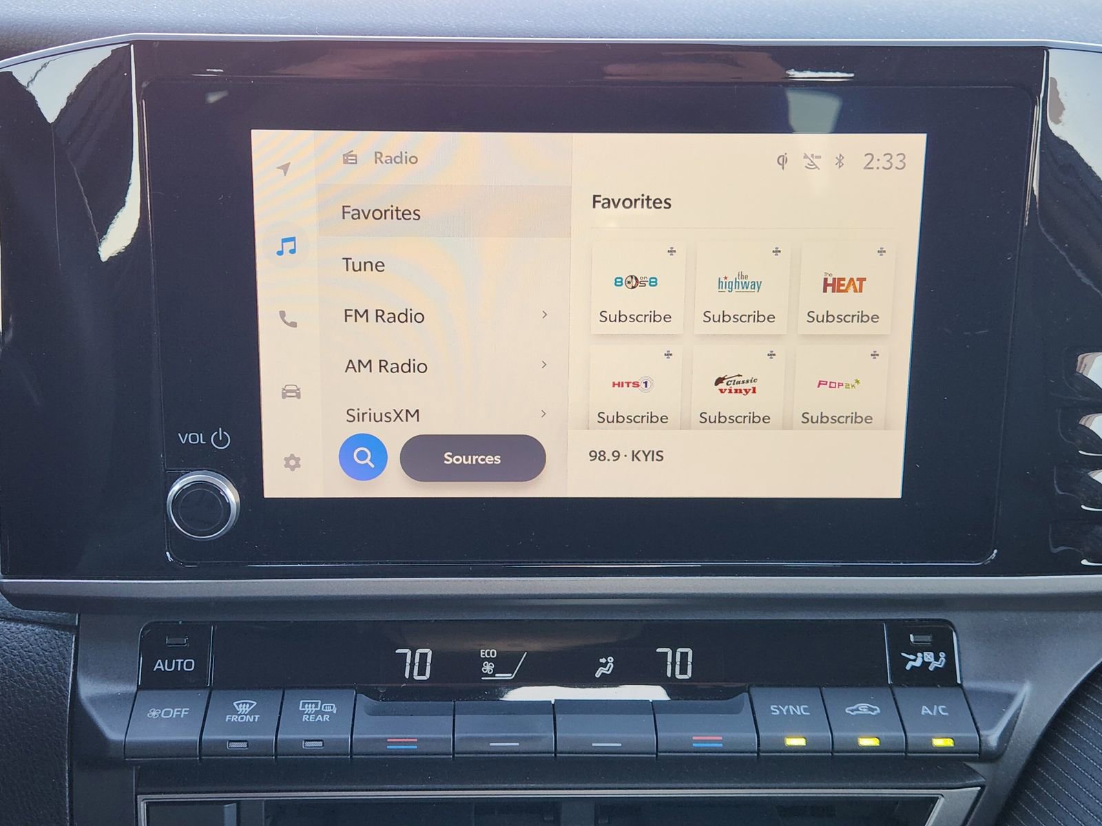 Used 2025 Toyota Camry SE w/ Convenience Package image 20
