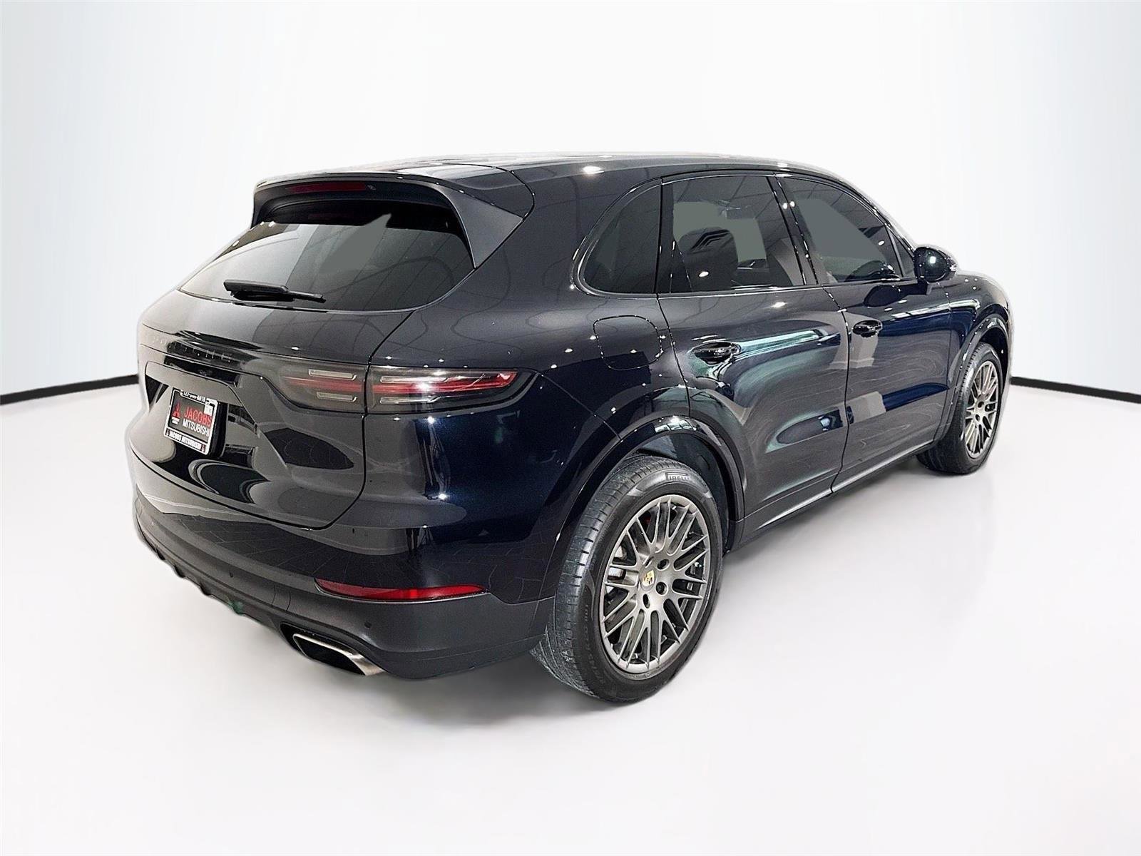 Used 2022 Porsche Cayenne AWD/4WD image 36